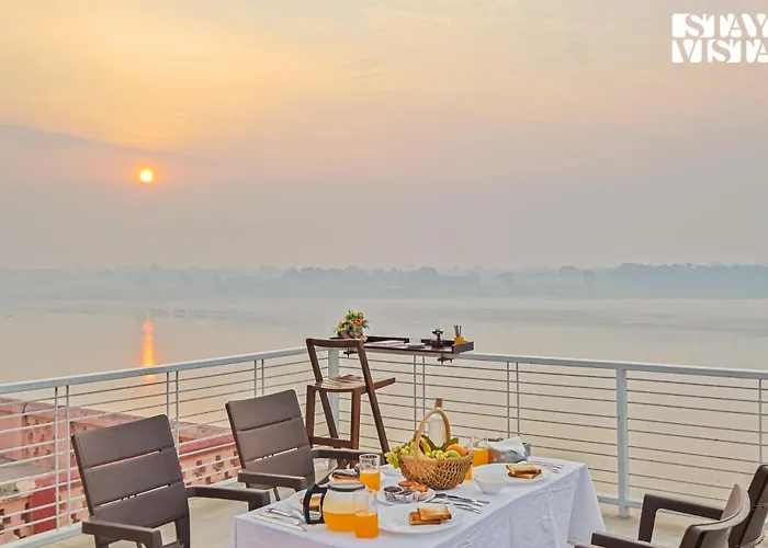 Stayvista At The Ganga House - Holy River Varanasi