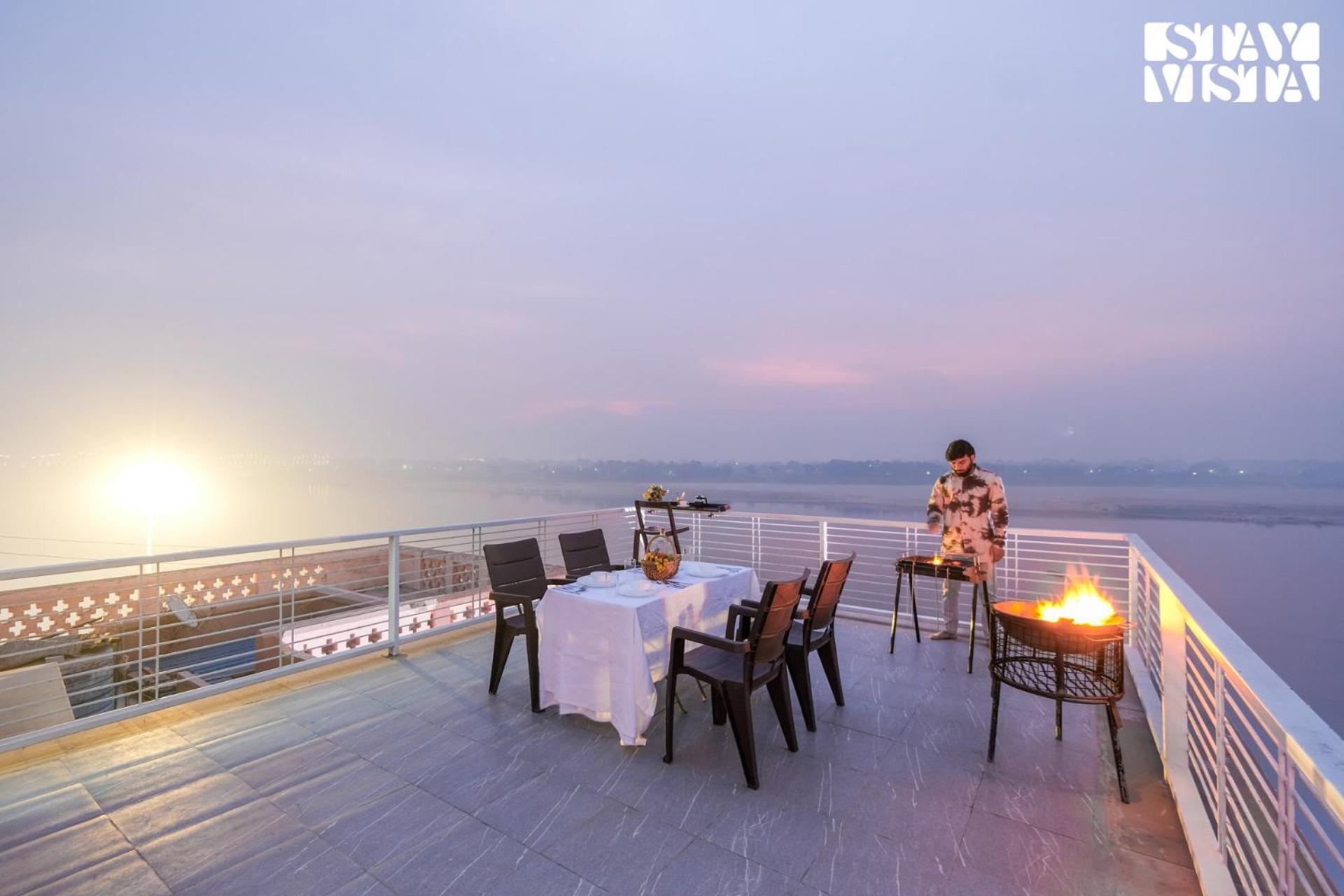 Stayvista At The Ganga House - Holy River * Varanasi