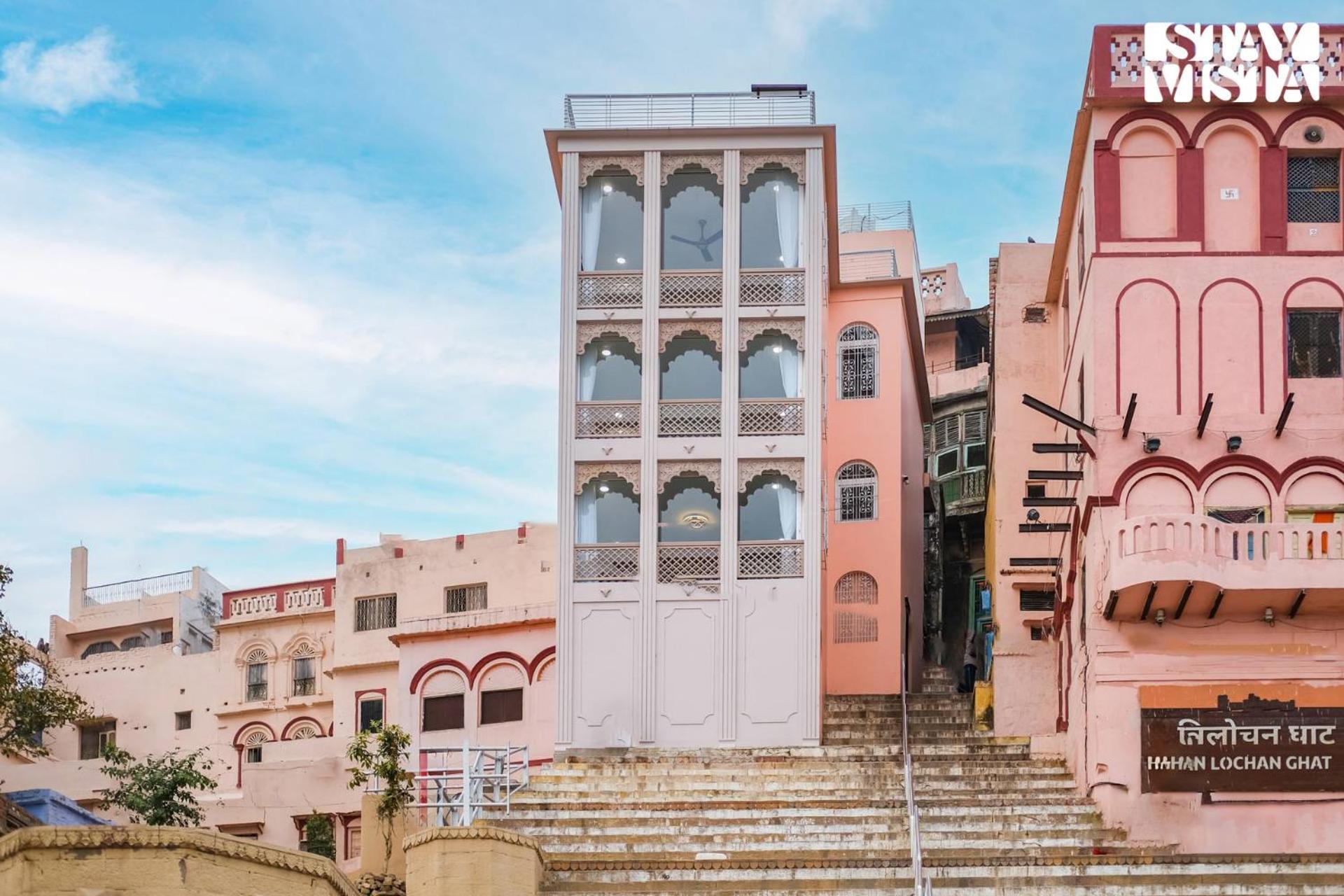Villa Stayvista At The Ganga House - Holy River Varanasi